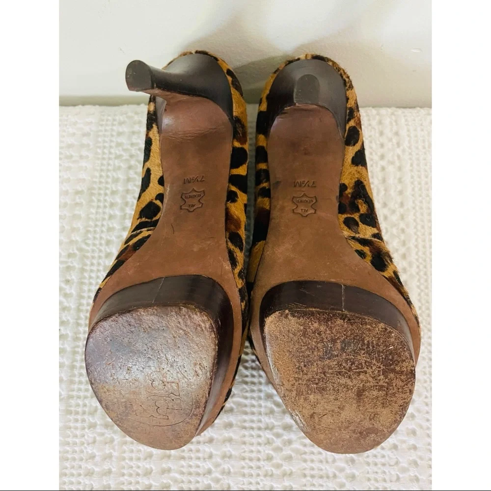 TORY BURCH Leopard Calf Hair Pumps Heels Size 7.5